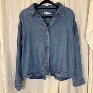 Chico's Soft Blue chambray Button-Up Top sz2 12/14